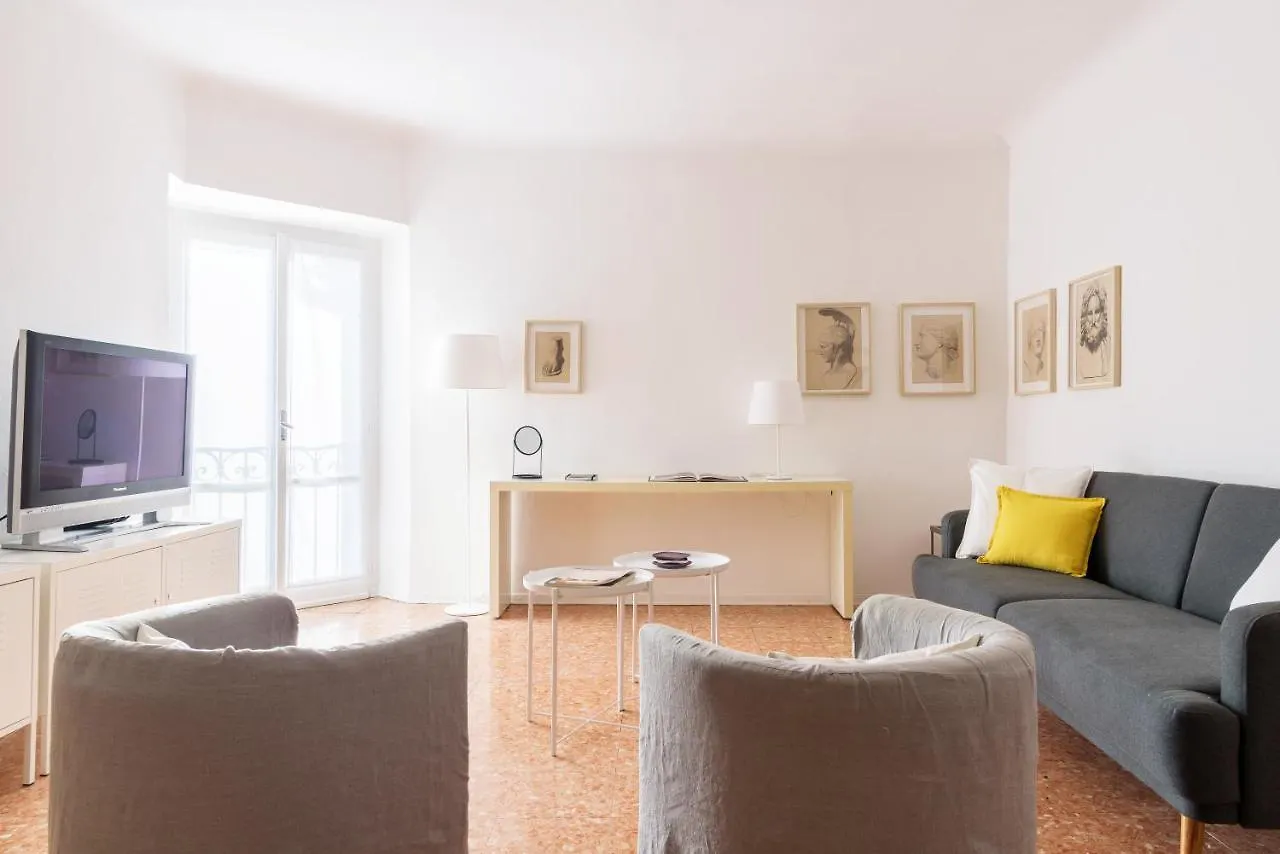 Siri Master Guest Apartment Milan Italy