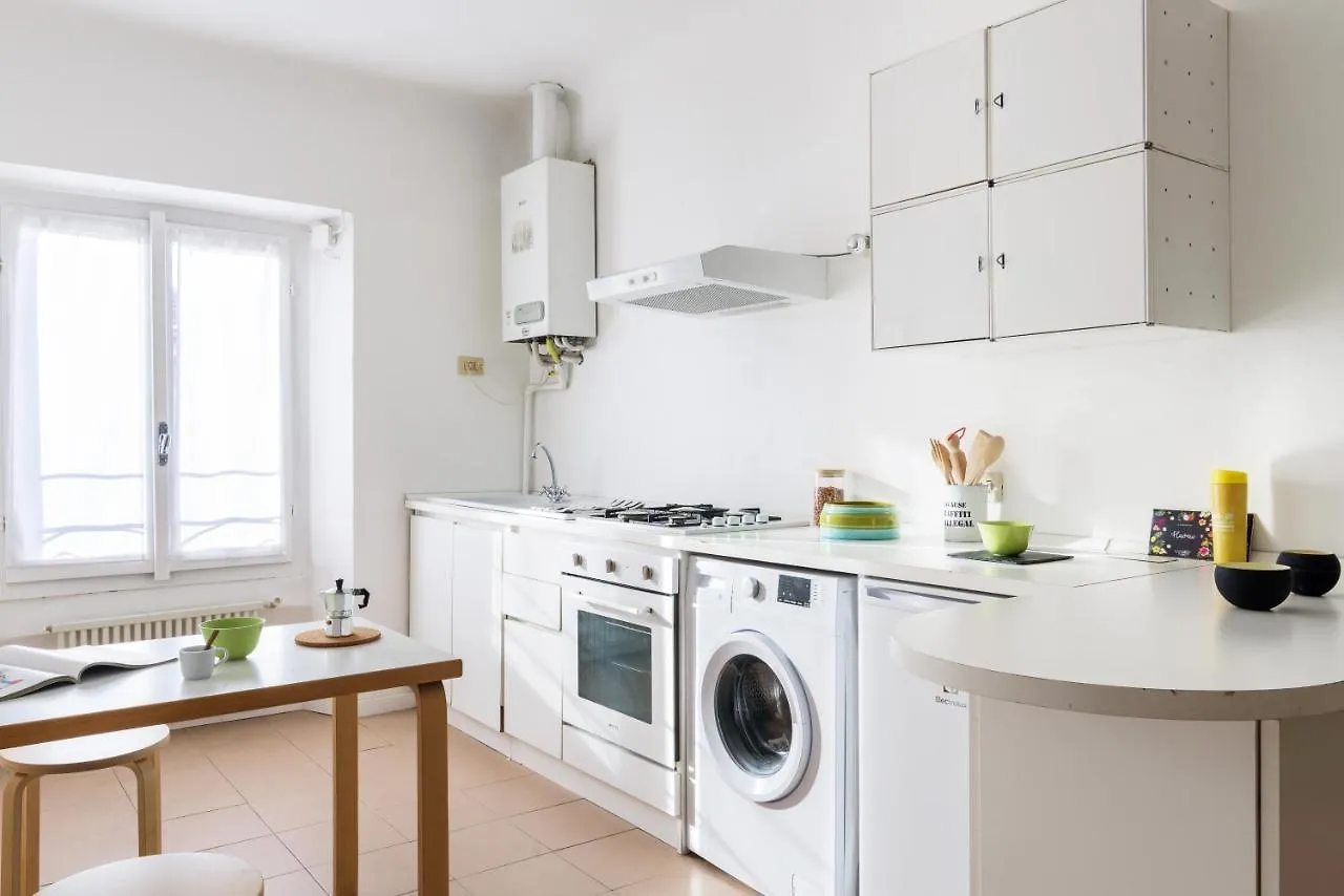 Siri Master Guest Apartment Milan Italy